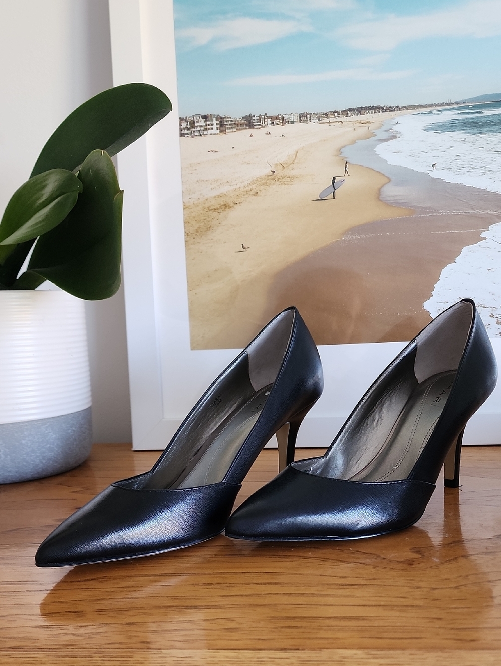 Women's Leather Black Pointed-Toe Mid Heel Pumps